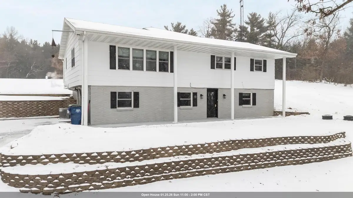 9866 STATE HIGHWAY 22, Waupaca, WI 54981 - Image #1