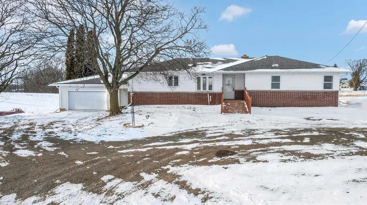 W8662 LONE ELM ROAD, Van Dyne, WI 54979 - Image #1