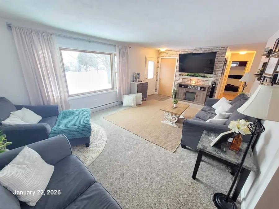 215 W CAMERON STREET, New London, WI 54961 - Image #3