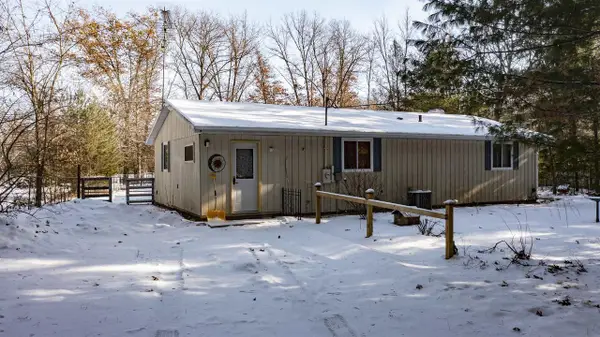 N1028 CHALET DRIVE, Waupaca, WI 54981