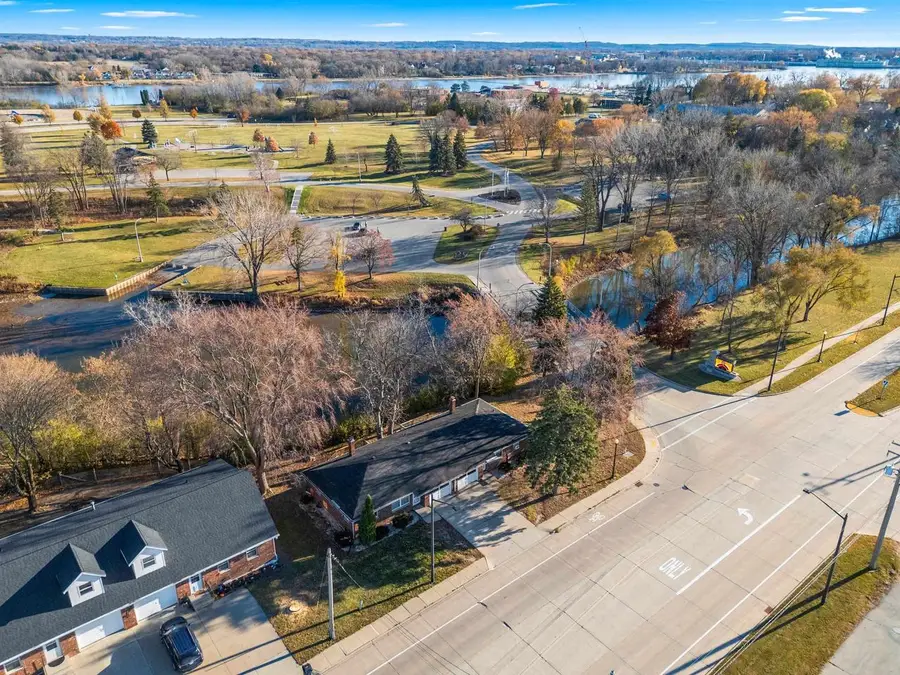 2871 S BROADWAY, Green Bay, WI 54304 - Image #2