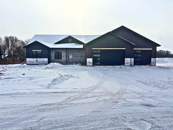 W5751 ROUNDSTONE PLACE, Menasha, WI 54952