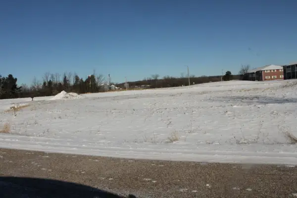 1028 MILL POND CIRCLE, Weyauwega, WI 54983