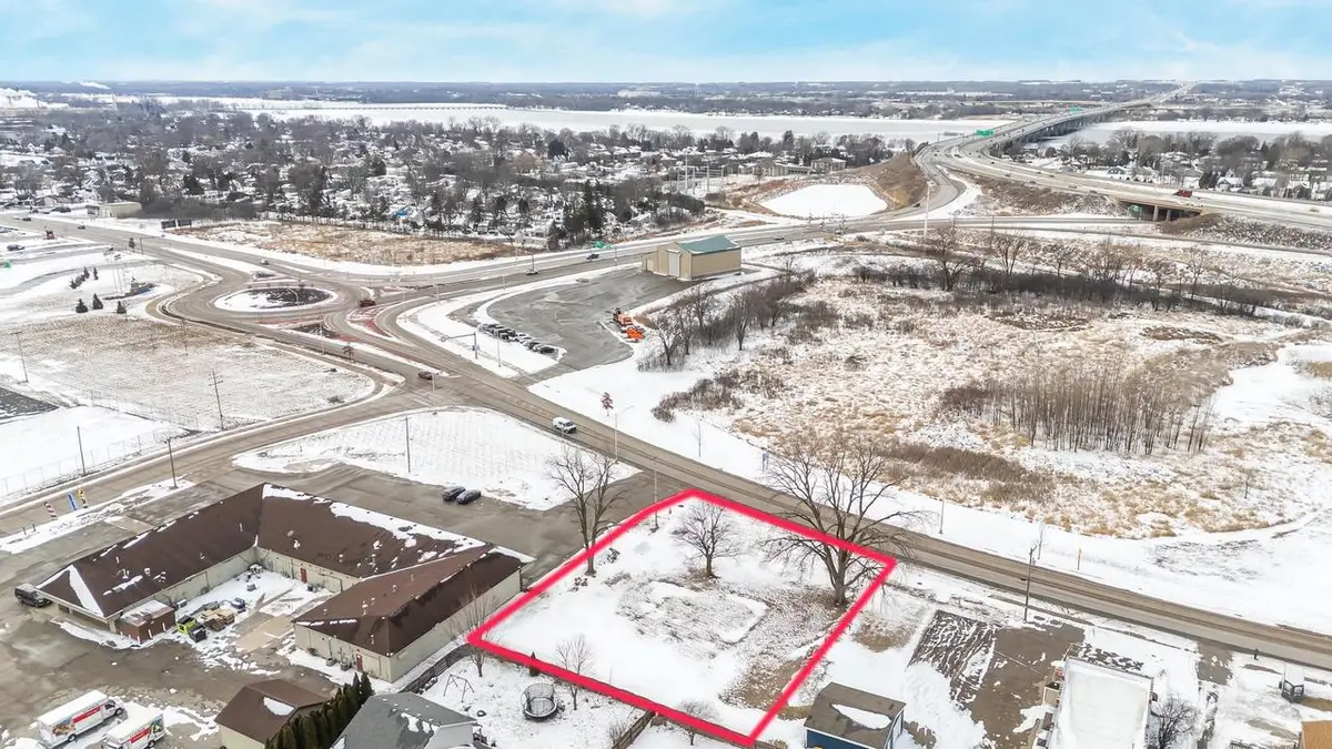 RACINE ROAD, Menasha, WI 54952 - #1