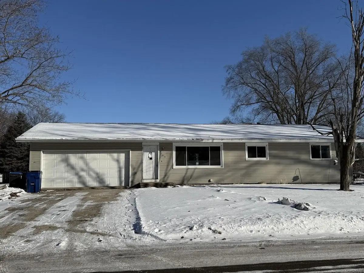 209 N 7TH AVENUE, Winneconne, WI 54986 - Image #1