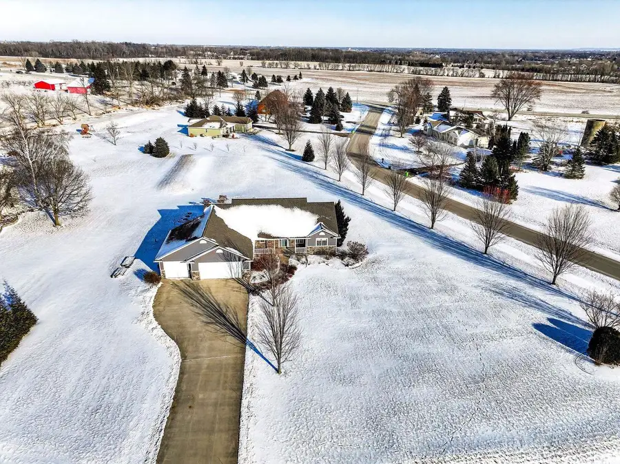 9410 MEMORY LANE, Neenah, WI 54956 - Image #3