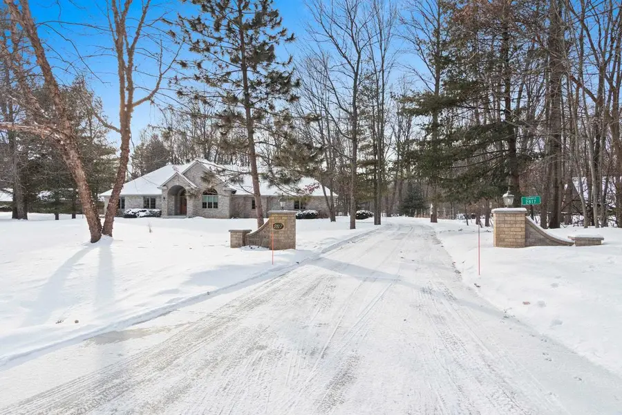 2817 BROOK HILLS DRIVE, Green Bay, WI 54313 - Image #2