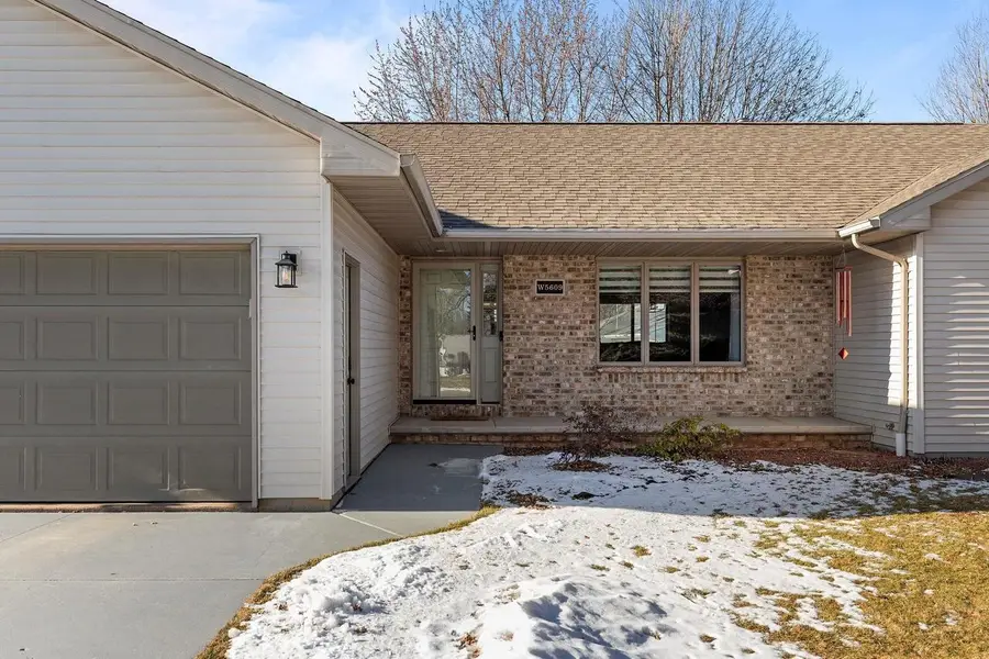 W5609 JOCHMANN DRIVE, Appleton, WI 54915 - Image #2