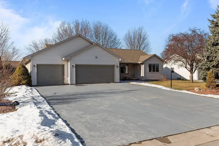 W5609 JOCHMANN DRIVE, Appleton, WI 54915 - Image #3