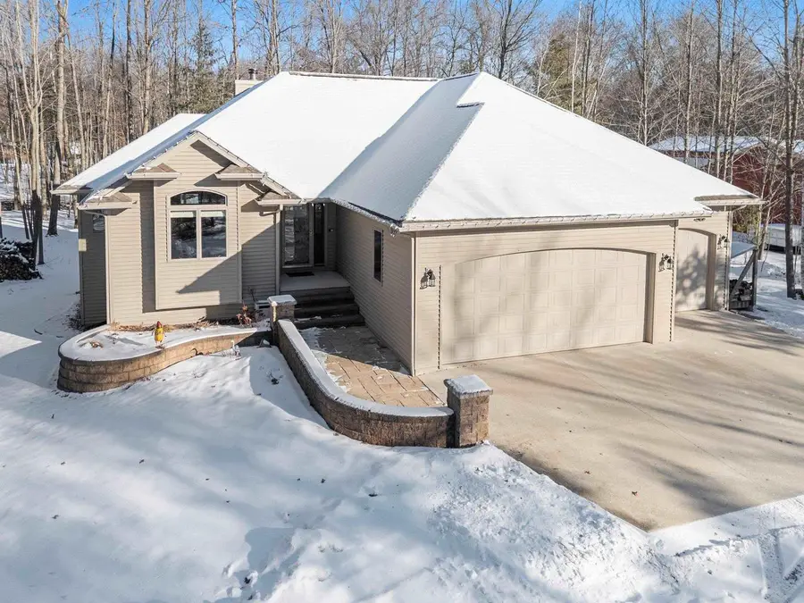 5574 COUNTY ROAD N, Oconto, WI 54153 - Image #2