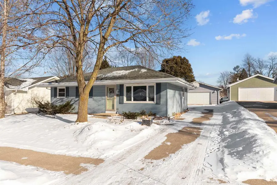 1674 THORNTON DRIVE, Oshkosh, WI 54904 - Image #2