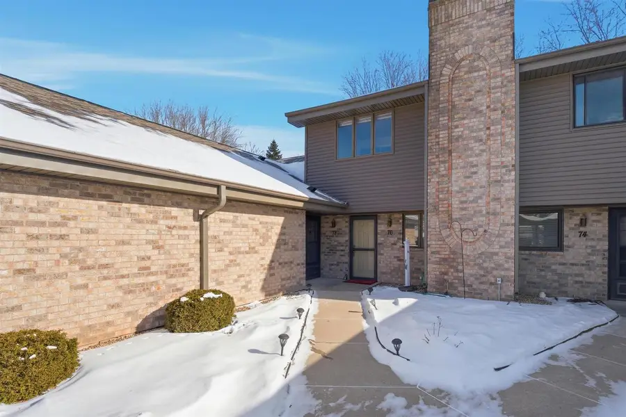 76 SPENCER VILLAGE COURT, Appleton, WI 54914 - Image #2