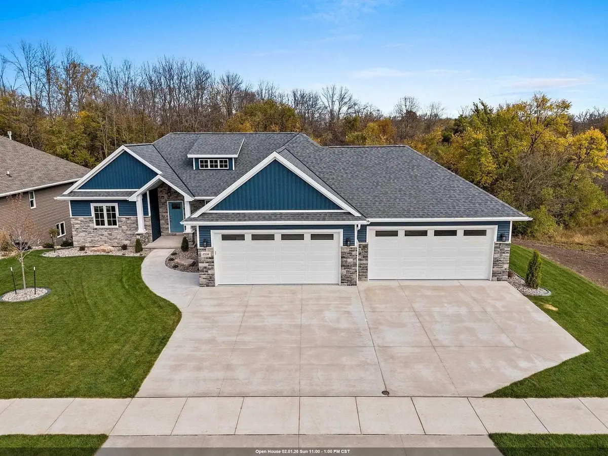 2534 N STELLITA CIRCLE, De Pere, WI 54115 - Image #1