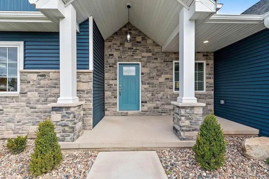 2534 N STELLITA CIRCLE, De Pere, WI 54115 - Image #3