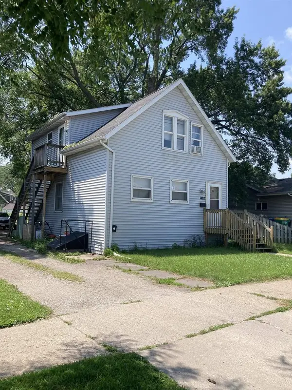 1482 ELM STREET, Green Bay, WI 54302
