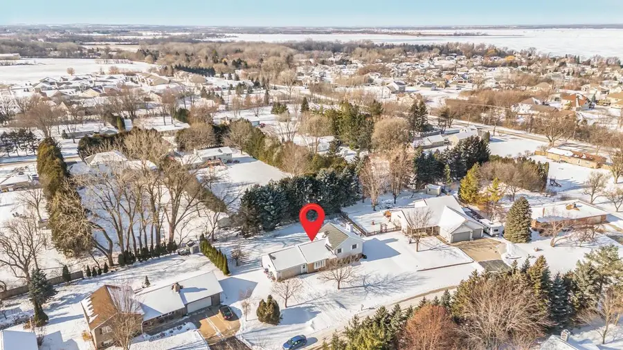 1951 AMY JO DRIVE, Oshkosh, WI 54904 - Image #2