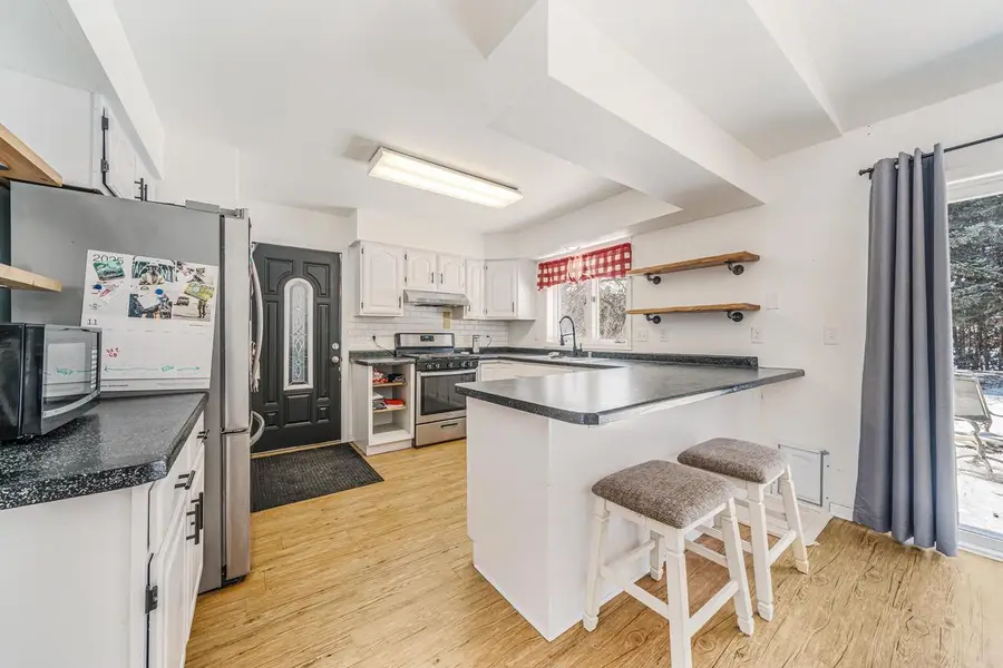 1951 AMY JO DRIVE, Oshkosh, WI 54904 - Image #3