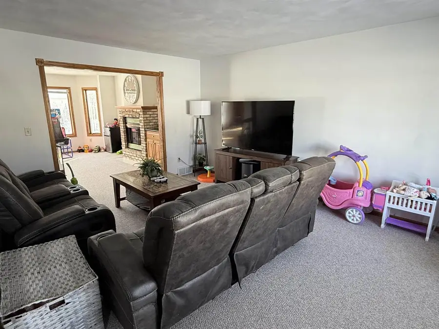 3608 S BERRYFIELD LANE, Appleton, WI 54915 - Image #2