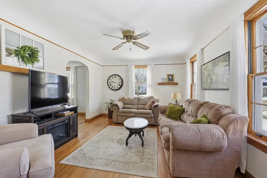 603 E GOODALL STREET, Appleton, WI 54915 - Image #2