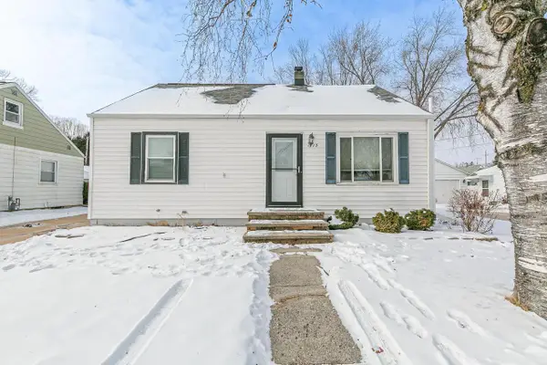 1713 N ULLMAN STREET, Appleton, WI 54911