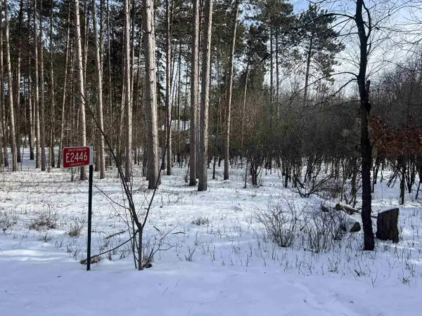 E2446 E LAMPLIGHTER LANE, Waupaca, WI 54981