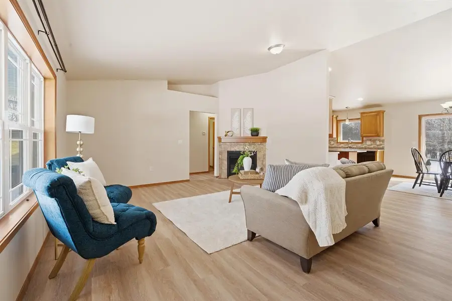 531 CHAIN DRIVE, Appleton, WI 54915 - Image #2