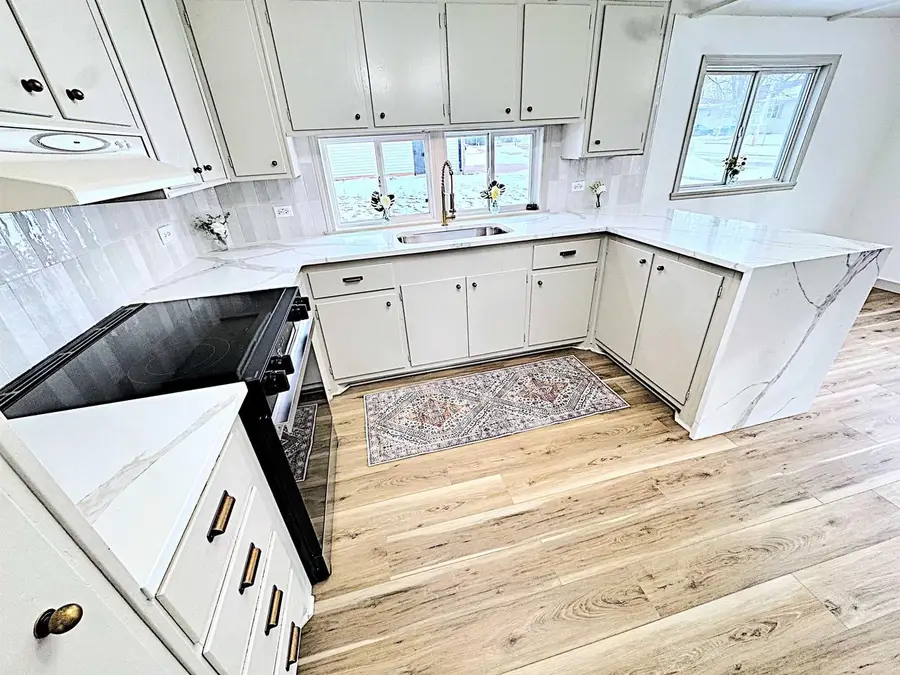 1100 W 10TH STREET, Kaukauna, WI 54130 - #2