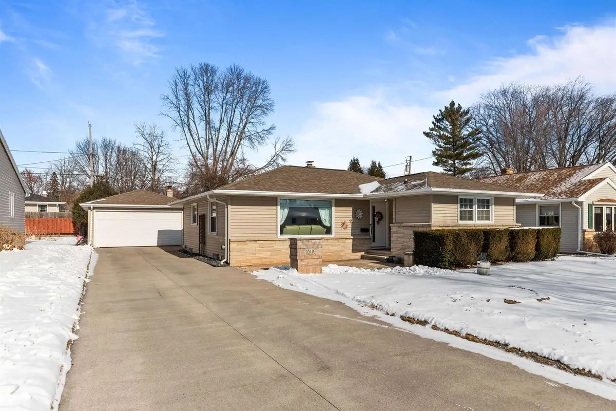 1018 W PARKWAY BOULEVARD, Appleton, WI 54914 - #1