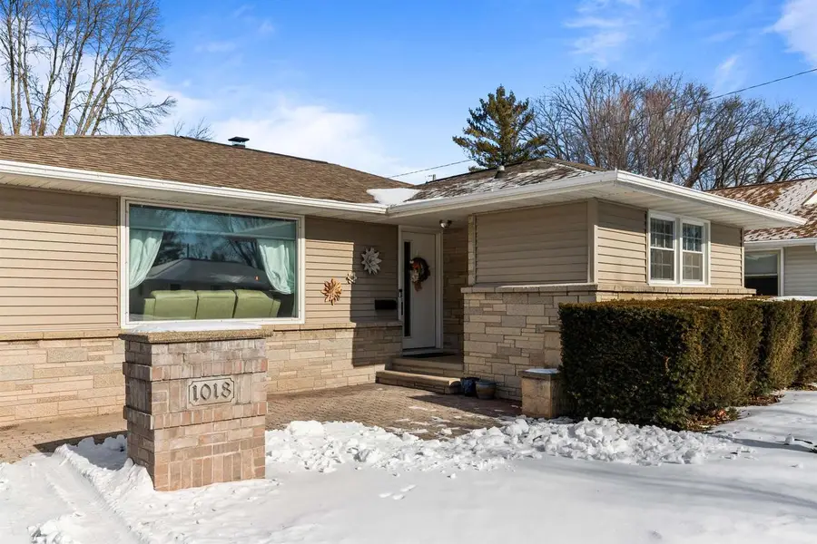 1018 W PARKWAY BOULEVARD, Appleton, WI 54914 - #2