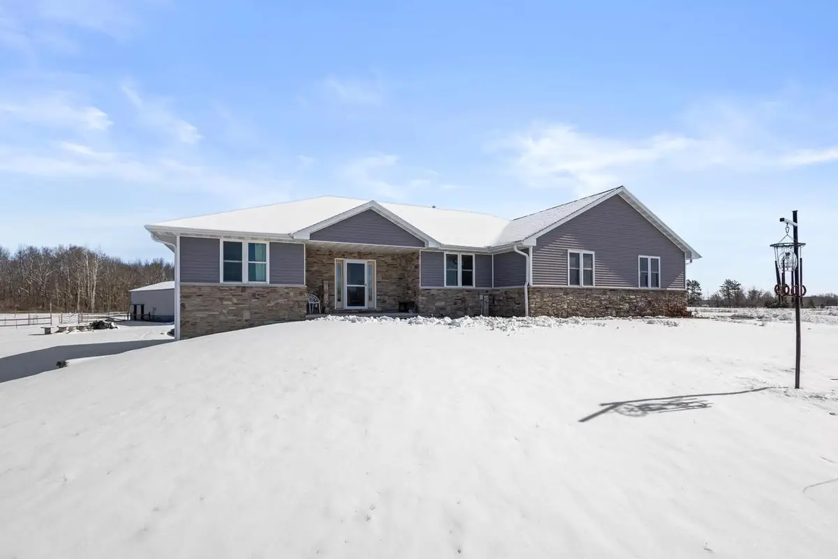 8464 COUNTY ROAD S, Pulaski, WI 54162 - #1