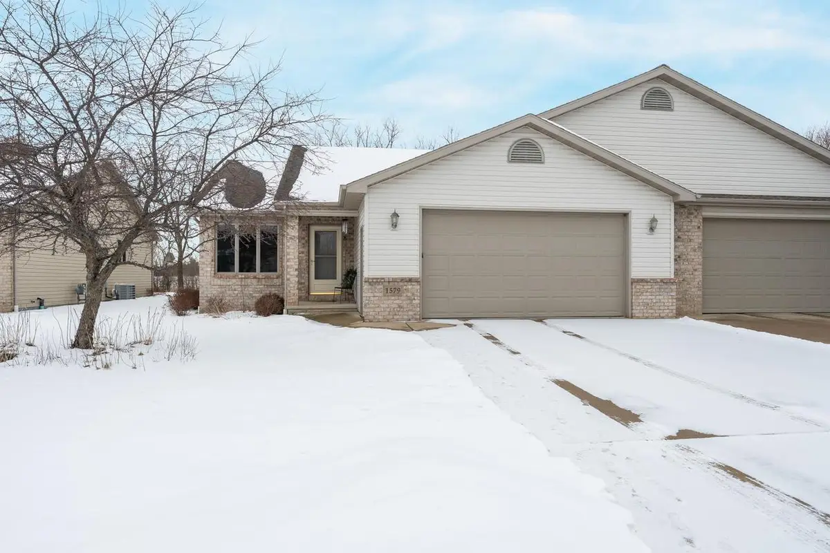 1579 POND VIEW DRIVE, Neenah, WI 54956 - #1