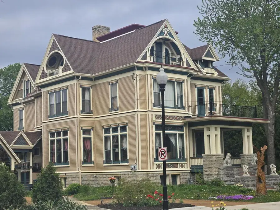 1107 ALGOMA BOULEVARD, Oshkosh, WI 54901 - #2