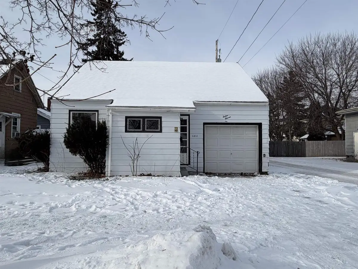 1211 WELLS STREET, Marinette, WI 54143 - #1
