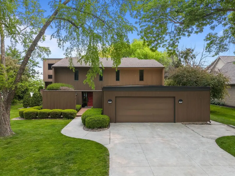 2136 WHITE SWAN DRIVE, Oshkosh, WI 54901 - #2