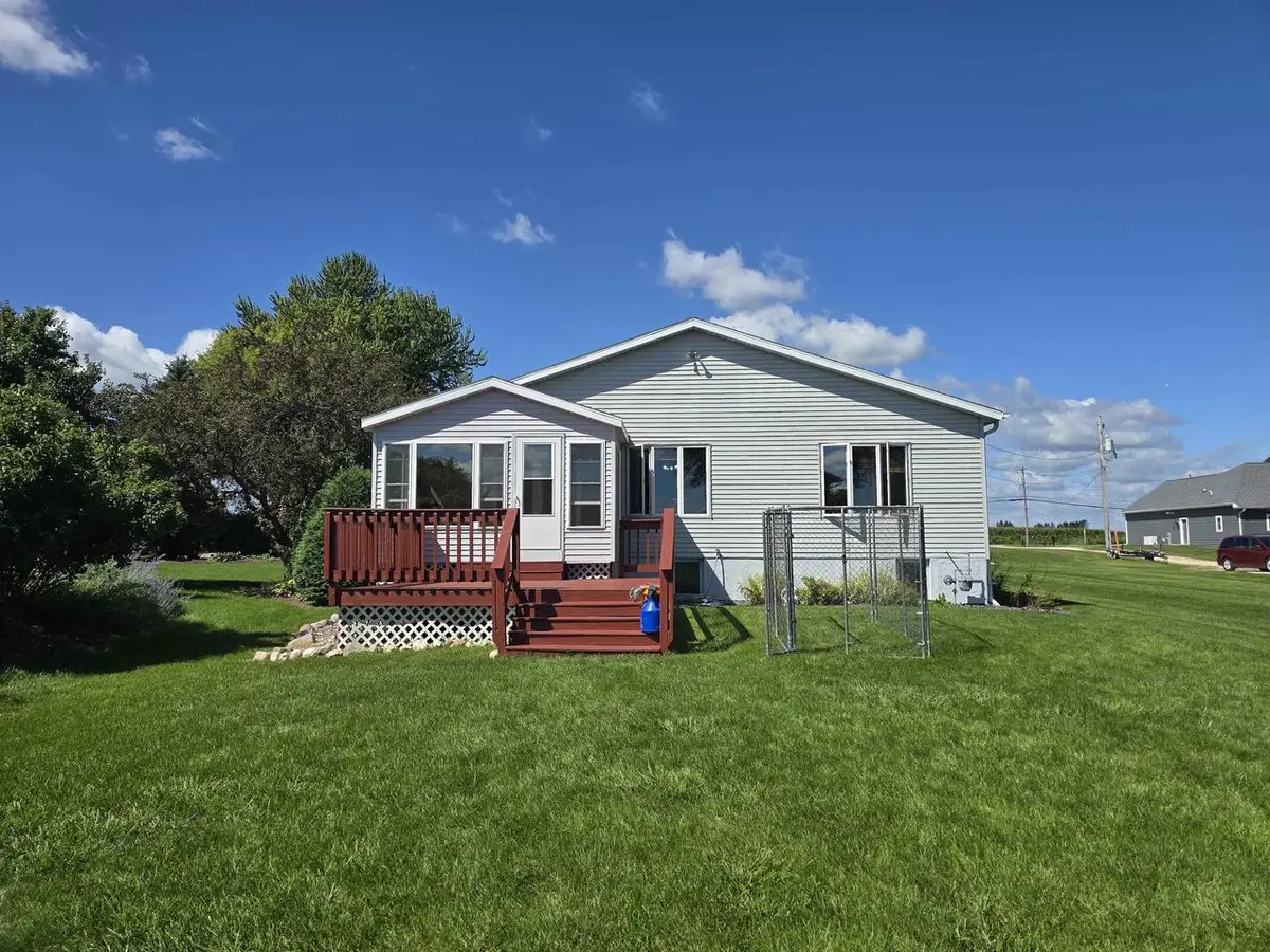 N8801 LAKESHORE DRIVE, Van Dyne, WI 54979 - Image #1