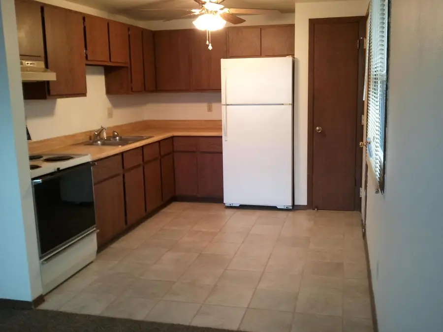 933 SHEA AVENUE, Green Bay, WI 54303 - Image #3