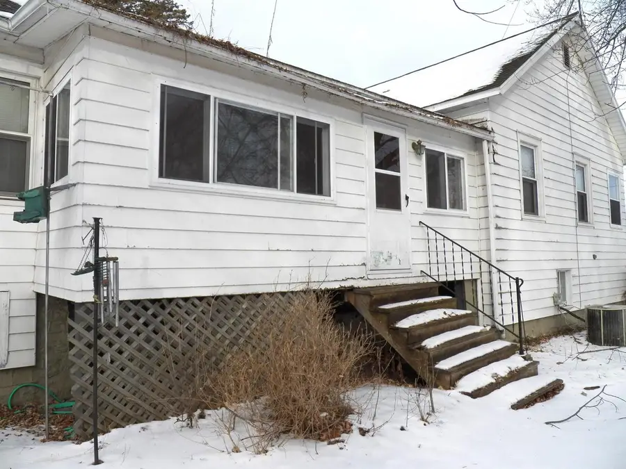 615 MICHIGAN AVENUE, Oconto, WI 54153 - Image #2