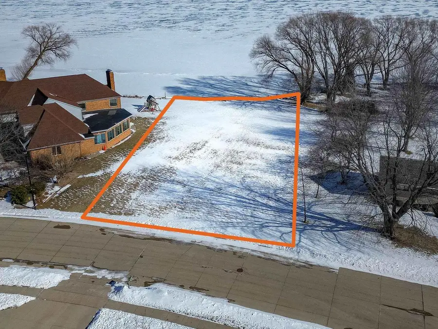 3240 OLD ORCHARD LANE, Oshkosh, WI 54902 - #3