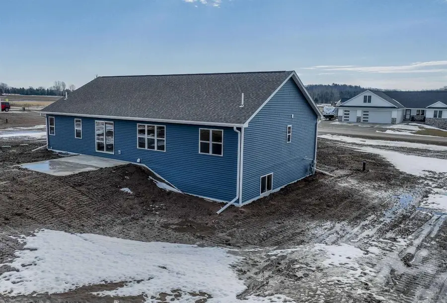 3752 WESTPOINT ROAD, Suamico, WI 54313 - Image #2