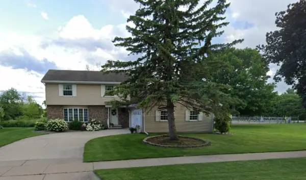 1211 PARK RIDGE AVENUE, Oshkosh, WI 54901