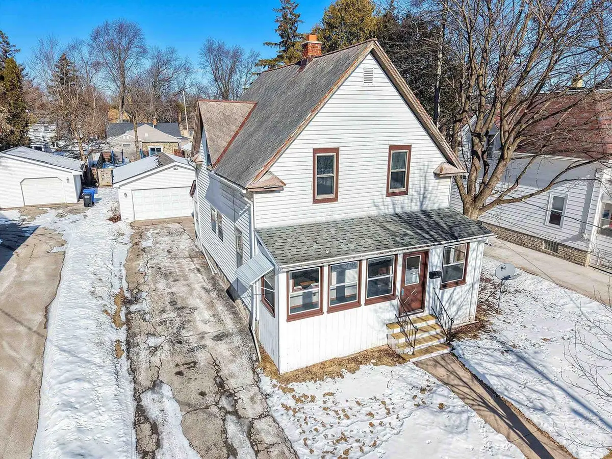 1114 W PACKARD STREET, Appleton, WI 54914 - #1