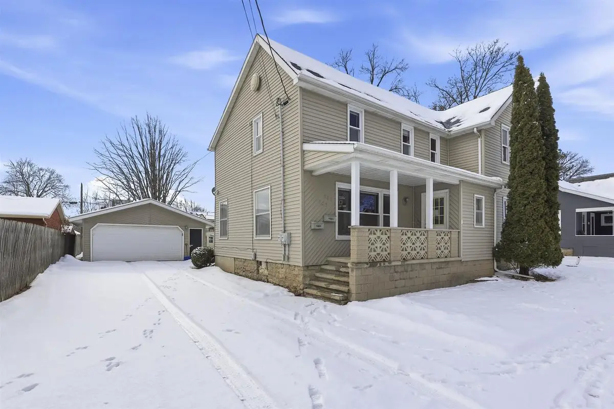 221 E WINNEBAGO STREET, Appleton, WI 54911 - #1