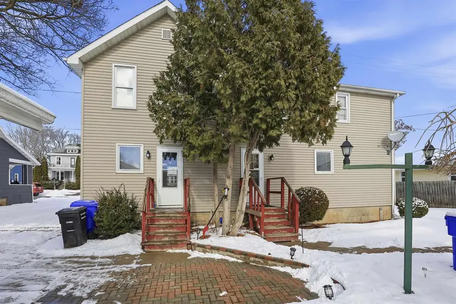 221 E WINNEBAGO STREET, Appleton, WI 54911 - #3