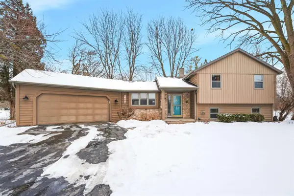 2688 NICOLET DRIVE, Green Bay, WI 54311
