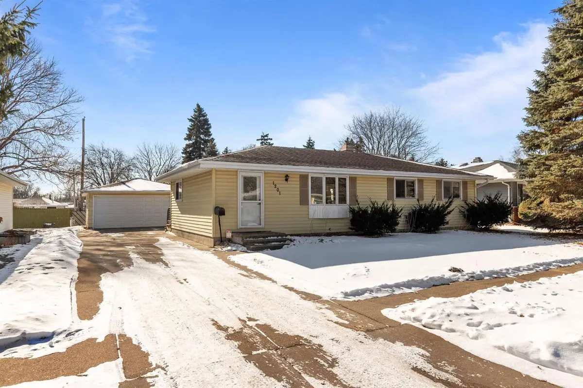 1201 W HAWES AVENUE, Appleton, WI 54914 - #1