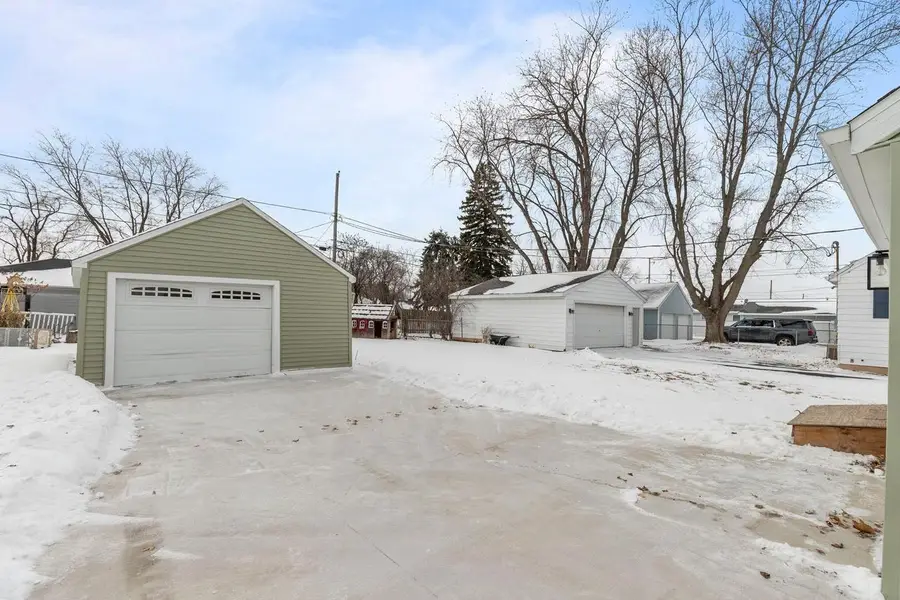 136 W CECIL STREET, Neenah, WI 54956 - #3