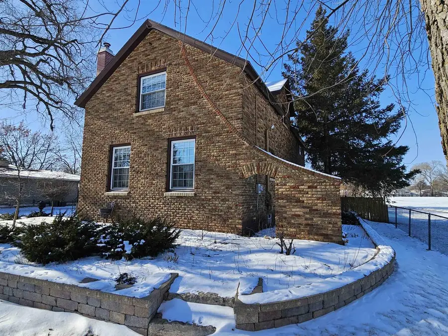 1717 KNAPP STREET, Oshkosh, WI 54902 - #2