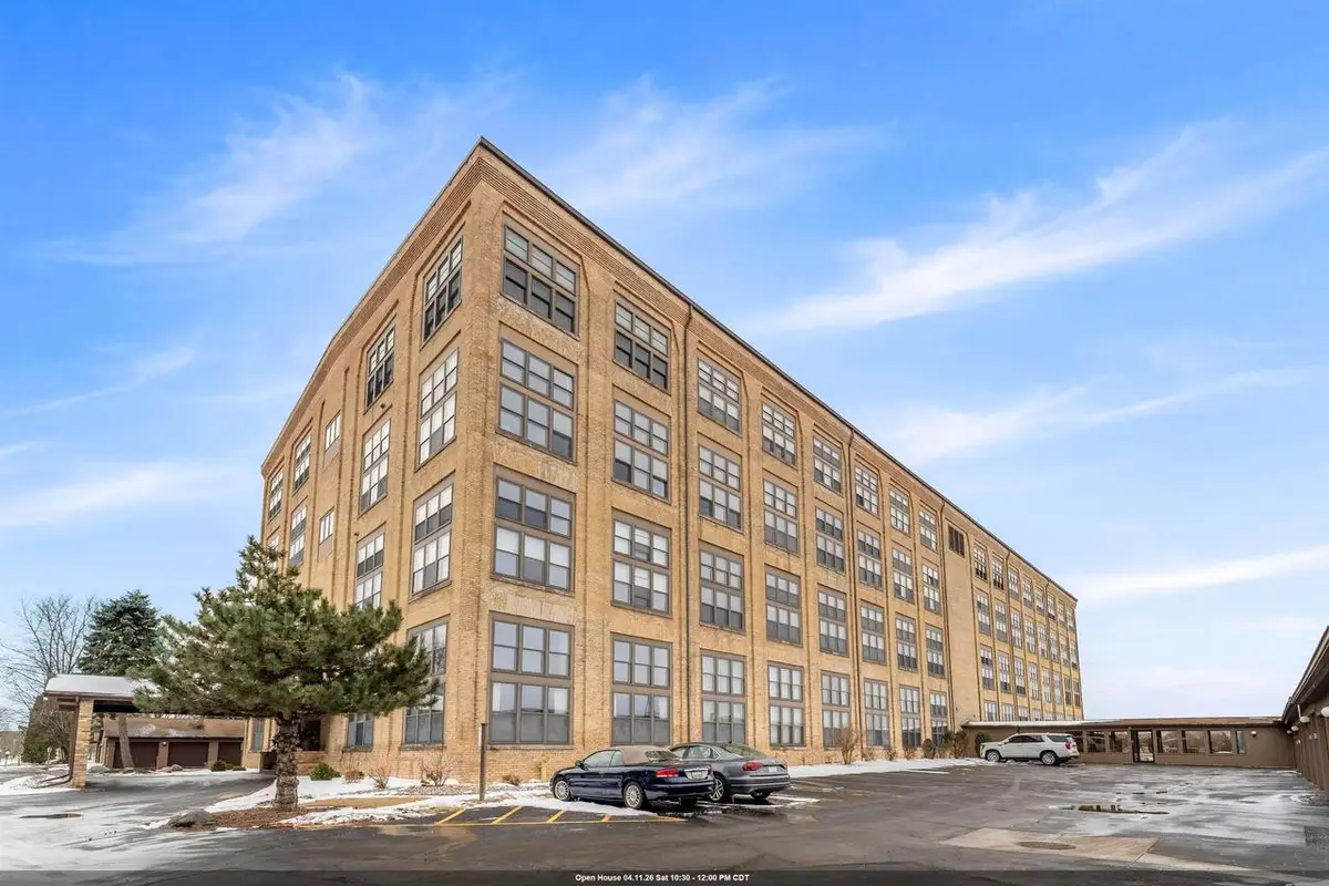 1545 ARBORETUM DRIVE  #327, Oshkosh, WI 54901 - #1