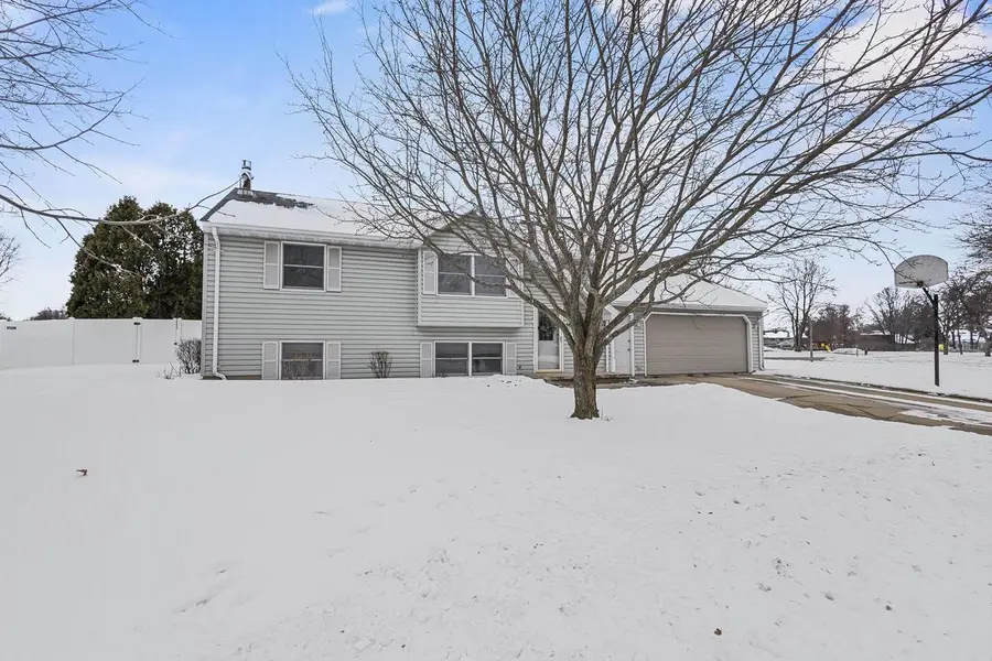 1601 S SUNDOWN LANE, Appleton, WI 54915 - #2