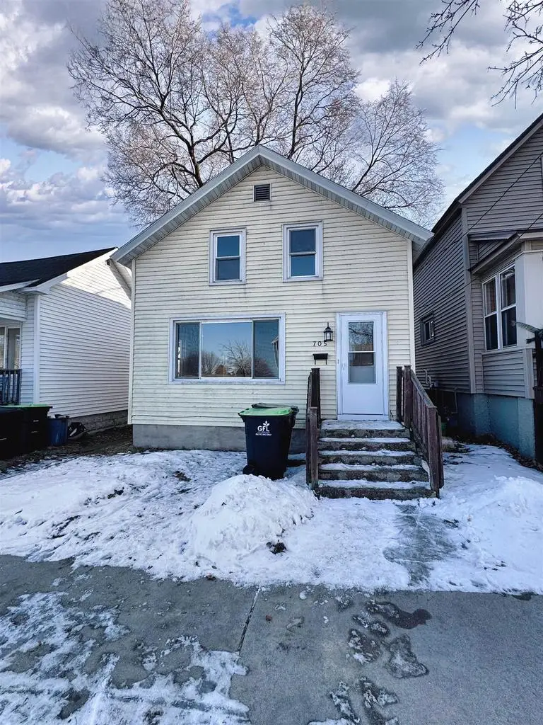 705 11TH AVENUE, Menominee, MI 49858 - #1